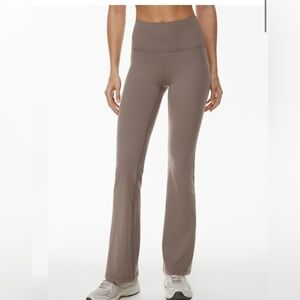 BUTTER Flare Hi-Rise Legging - Medium